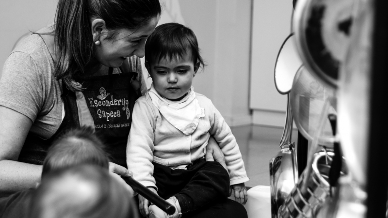 ADAPTAÇÃO NA ESCOLA INFANTIL - O Início de uma nova história